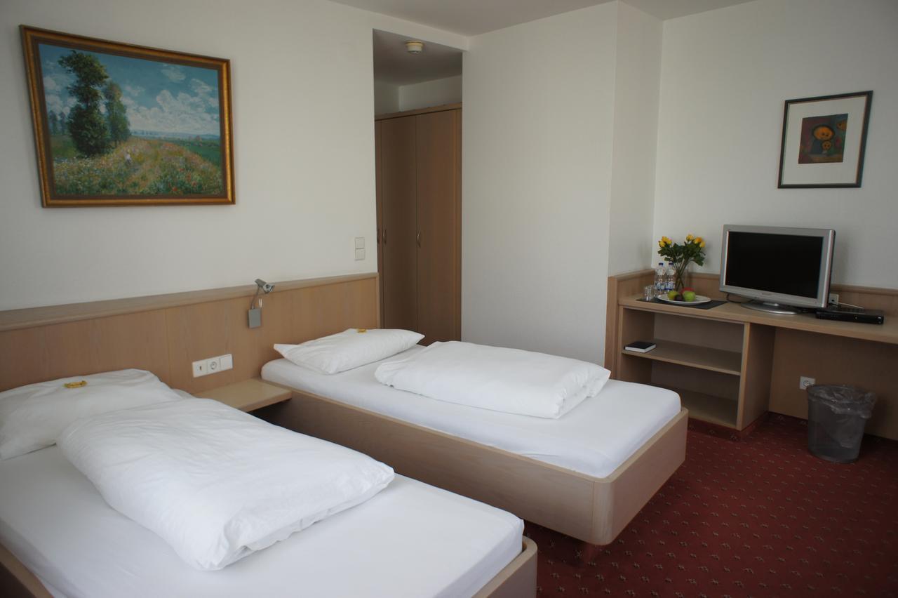 Steiners Hotel Airport-Messe Штутгарт Екстер'єр фото
